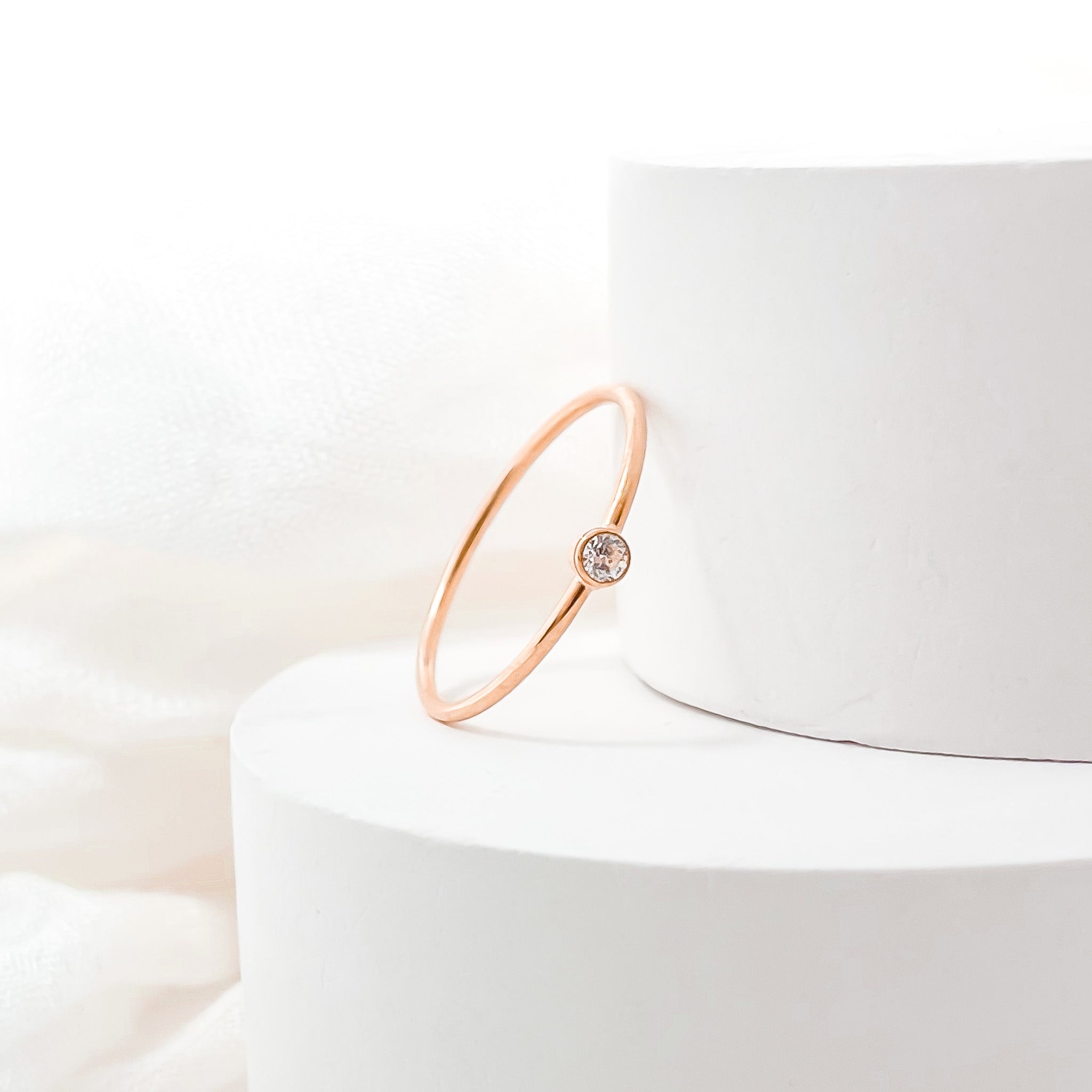 Feiner Ring Laurus mit Zirkon Stein