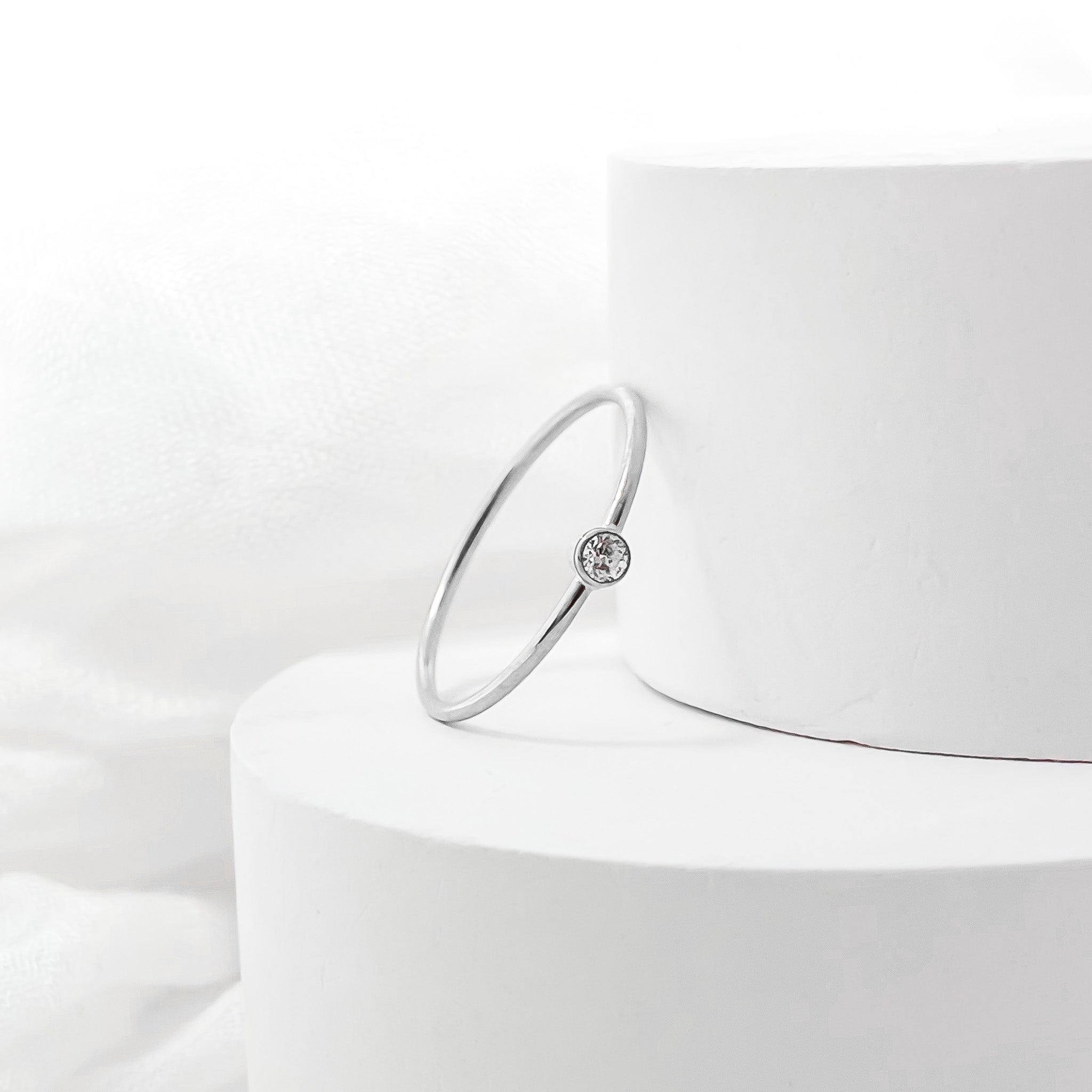 Feiner Ring Laurus mit Zirkon Stein