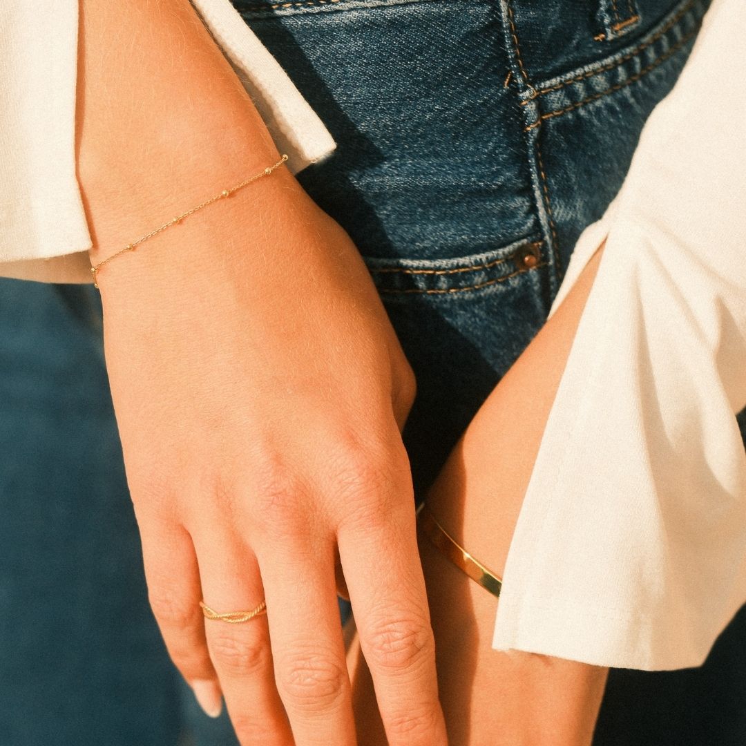 Feines goldenes Armband mit Kugeln für Frauen und Mädchen aus recyceltem Silber, das vergoldet wurde