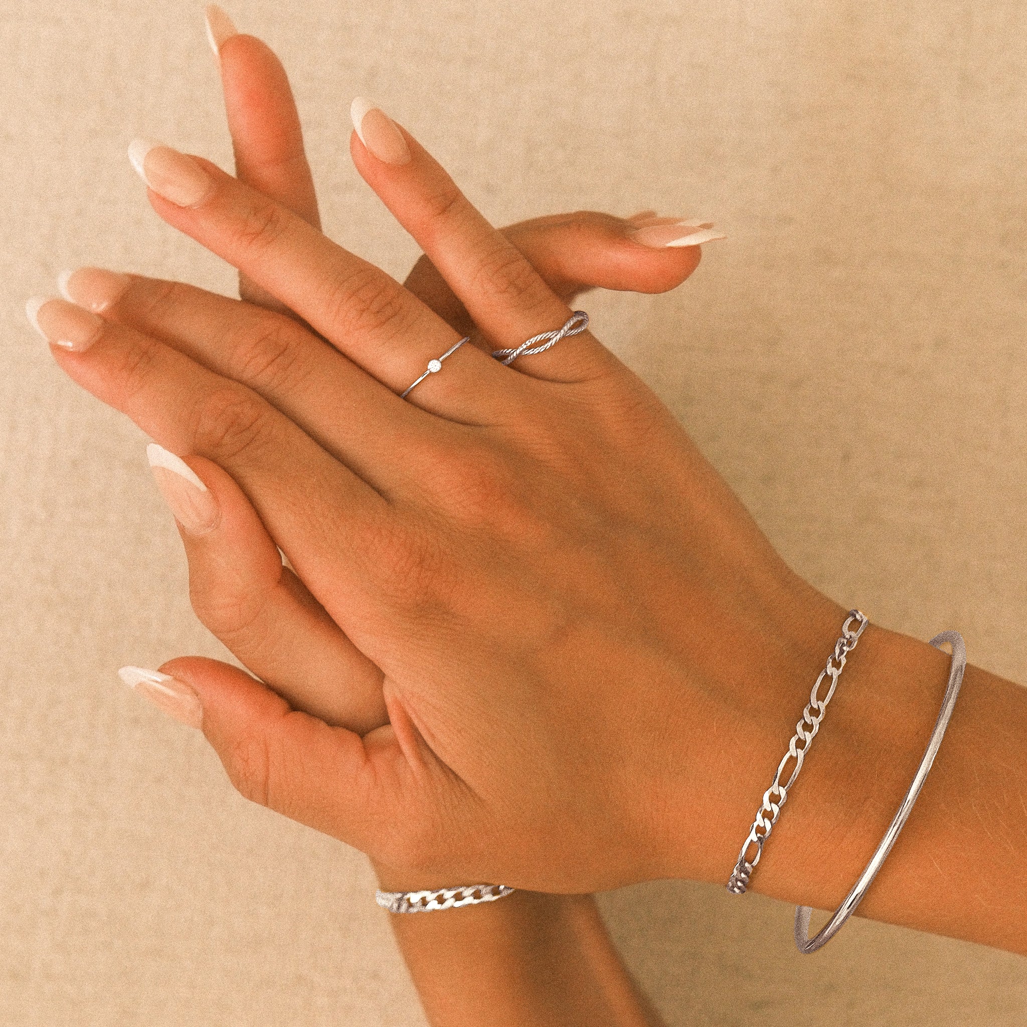 Feiner Ring Laurus mit Zirkon Stein